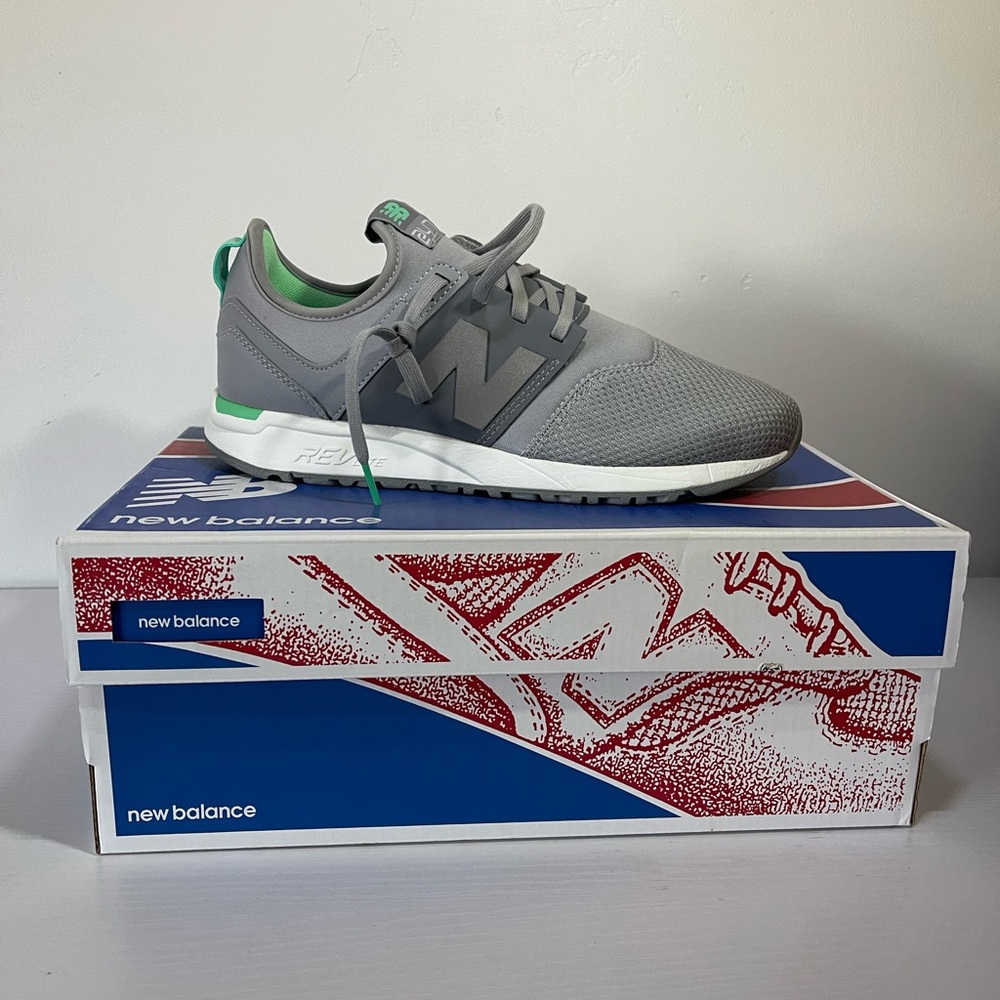 New Balance Woman’s Gray Sneakers